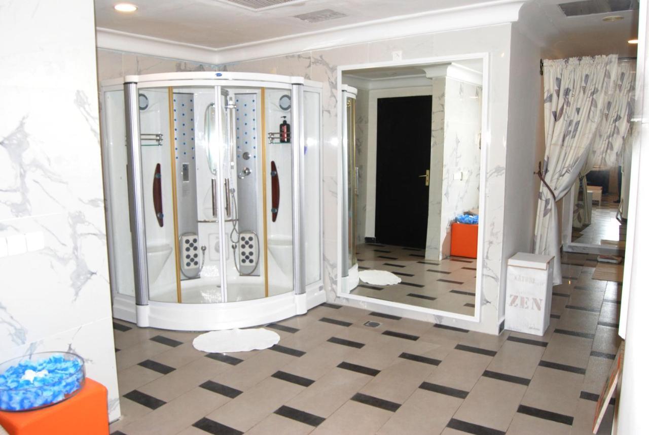 Benin Royal Hotel コトヌー エクステリア 写真